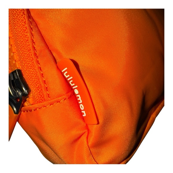 Lululemon Everywhere Belt Bag 1L Campus Tiger NWT Sold Out - Picture 8 of 9